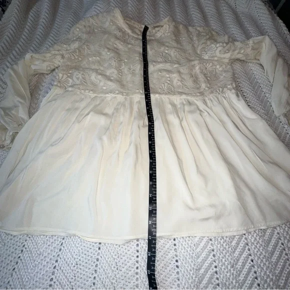 Sundance Cream Ruffled Blouse with Beautiful Lace Detsil - Picture 6 of 6